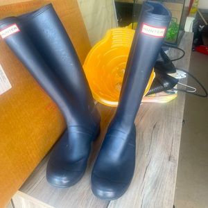 HUNTER rain boots navy